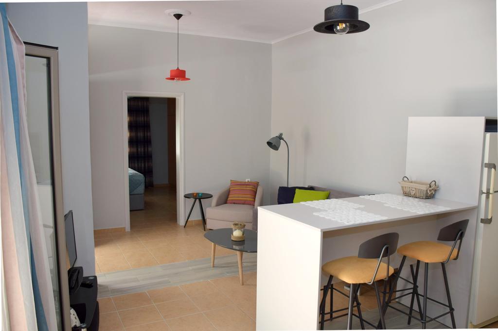 Evaris Apartments Апартаменты *
