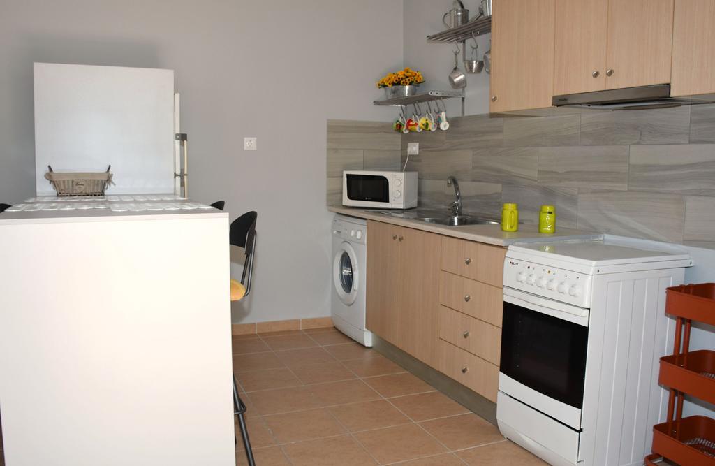 Evaris Apartments Апартаменты Ханья