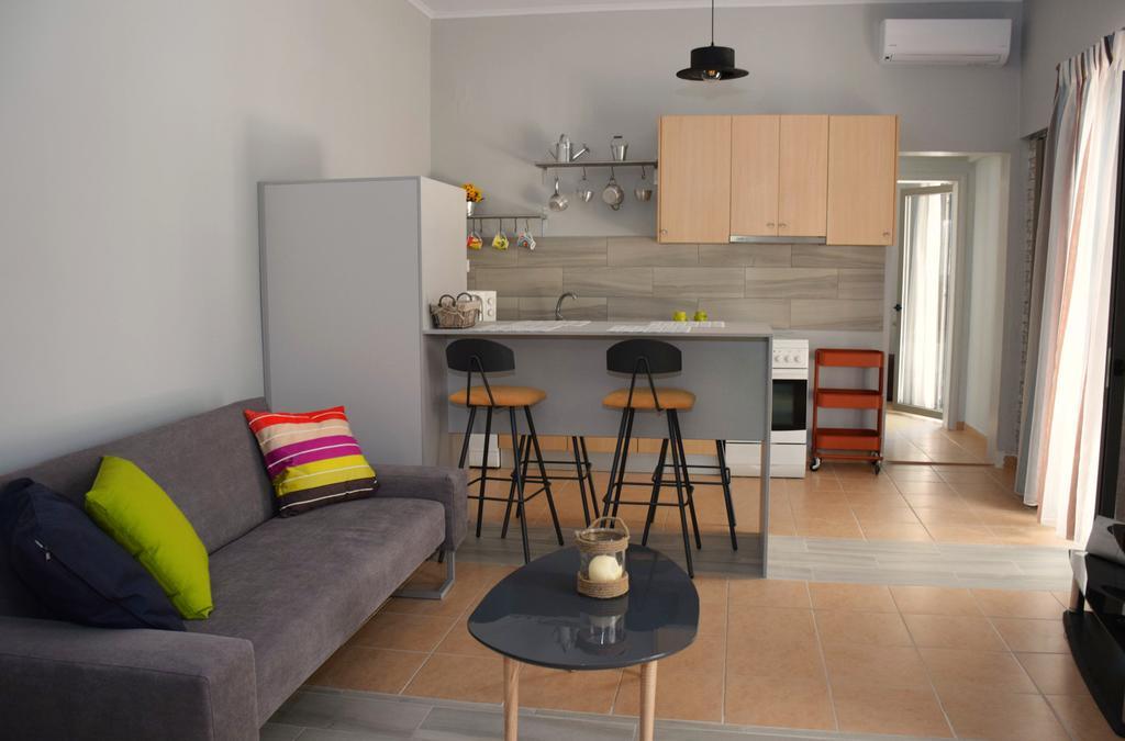 Апартаменты Evaris Apartments *
