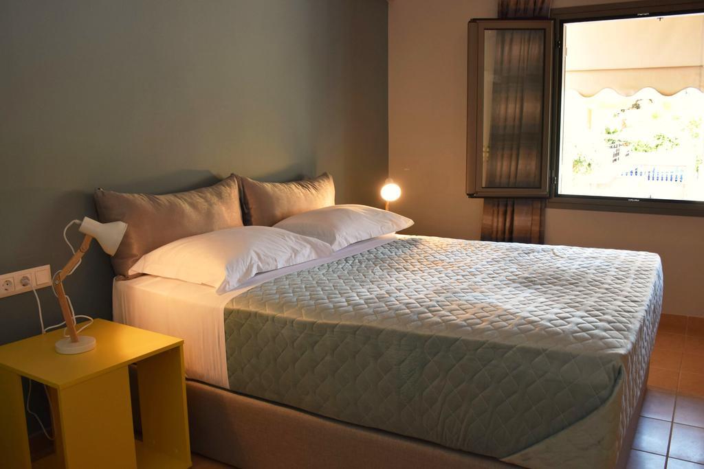 Evaris Apartments Апартаменты *